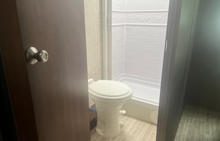 Mini RV, Mega Memories - Sleeps 6, Drives Easy