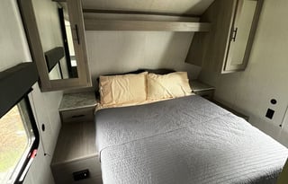 2022 Dutchmen Coleman Lantern - Sleeps 8