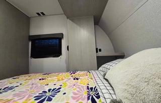 Brand New Viking, Spacious and Clean "The Beehive"