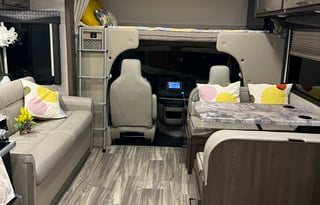 2021 THOR MOTOR COACH CLASS C
