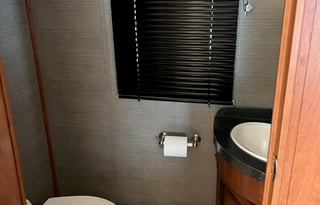 2015 Fleetwood RV Bounder 34T