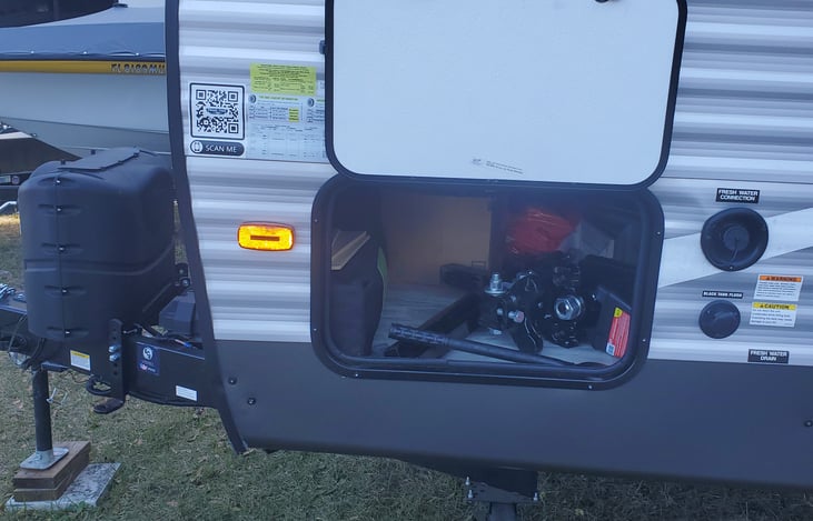 Plenty of storage underneath!! **Everything is inventoried**