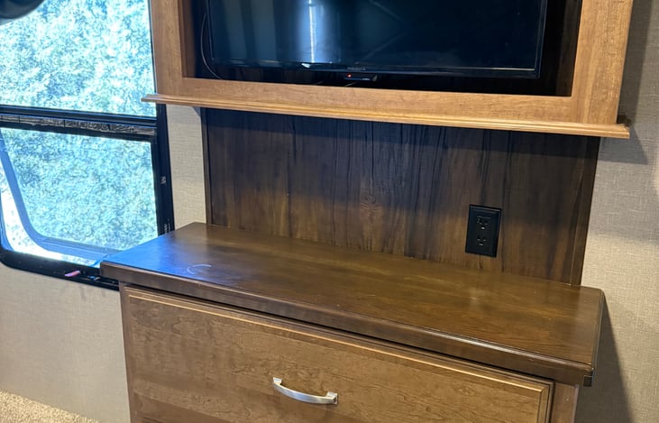 TV on pull out mount with satellite TV