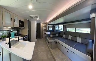Scout -2024 Forest River Salem Cruise Lite 273QBXL