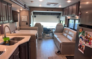 2021 Thor Motor Coach Miramar 34.6
