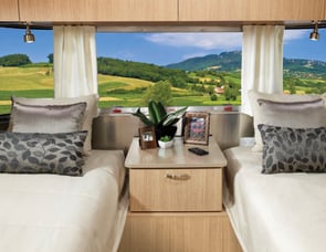 Airstream RV Flying Cloud 25FB Twin