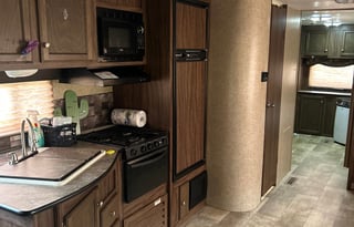 2016 KZ Sportsmen S331BHK