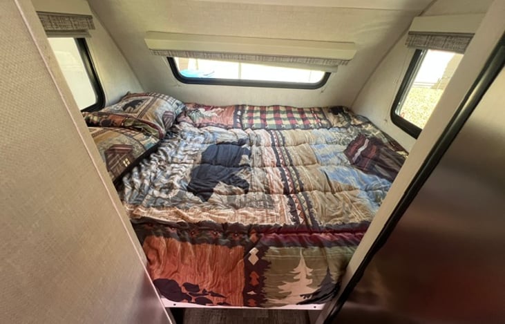 Cozy Queen Size Bed