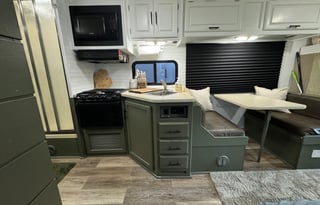 2007 Dutchman Express 6.0 Workhorse Pet Friendly