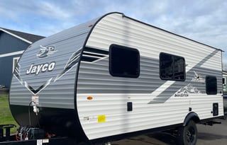 Affordable Camping 2025 Jayco sleeps 5-6