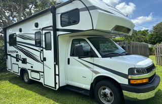 Adventure in Lulu the RV- 25 ft Sunseeker LE