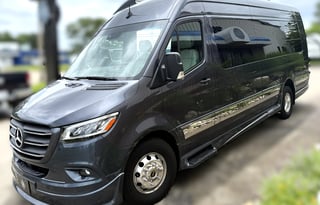 2023 Grech RV Strada-ion Lounge