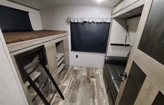 Family Bunkhouse w/ Outdoor Kitchen & Delivery