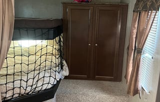 Conrad’s kid & pet friendly fifth wheel