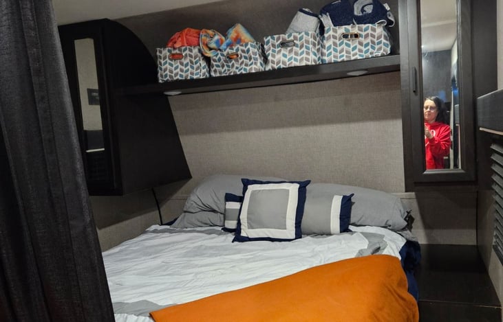 queen bed with storage