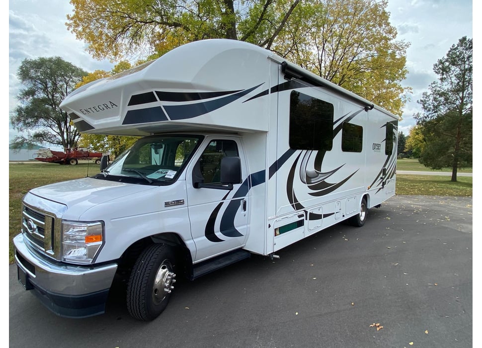 Class C Motor Home rentals in Waconia