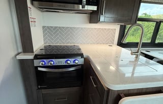 BRAND NEW 2026 Entegra Esteem 27U 30' Class C