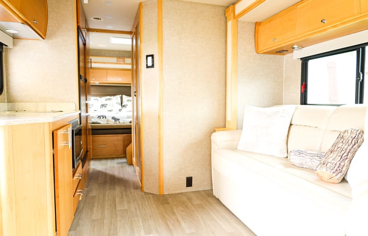 Main Cabin with Side Slider Out