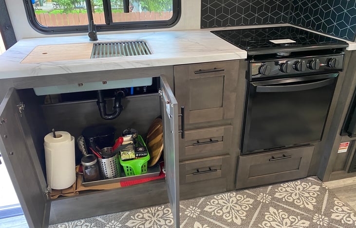 2 Coffer makers (1 electric 1 Press) and complementary coffee as well as complementary tea!