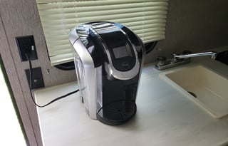 NO LIMITS! Easy tow! Sleeps 5! BUNKS!