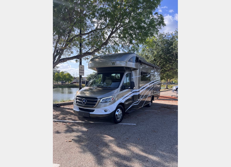 Class C Motor Home rentals in Elkhart