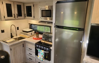 2022 EAST TO WEST Della Terra 261RB