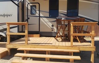 2017 2 Bed/2 Full Ba 43' 5th Wheel + Pool and Hot Tub Option + 2 Bed / 2 Ba House Option