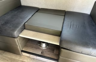 2023 Entegra 24B w Unlimited Miles Optn + Starlink