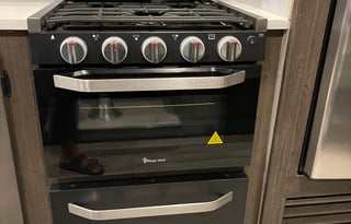 2022 Coachmen RV Leprechaun Premier 319MB Ford 450