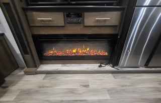 2020 couger  39 ft, like new