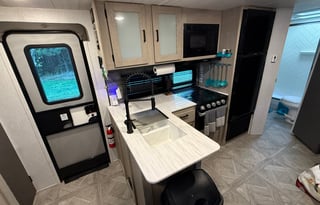 2024 Wildwood Bunkhouse – Sleeps 6, Starlink, Solar, Pets OK