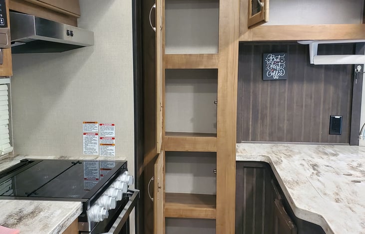 LOTS OF KITCHEN STORAGE
