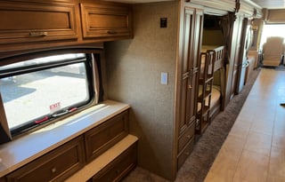 2019 Newmar Ventana 40ft Luxury Bunkhouse Diesel