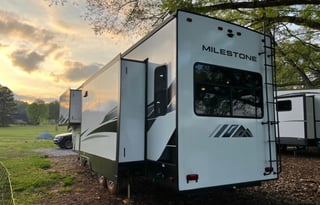 2021 Heartland Milestone 326RL