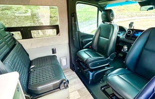 Storyteller Overland 4x4 Stealth Mode