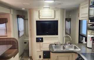 2017 Winnebago Minnie 2455 BHS