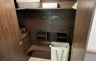 Luxury Pet Friendly RV priced to rent!!!!