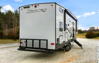 Cherokee Arctic Wolf | Large Luxurious 5th Wheel