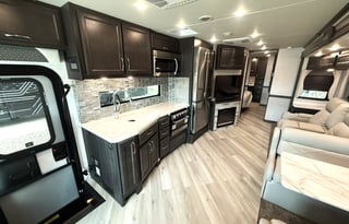 2024 Fleetwood Bounder 35K