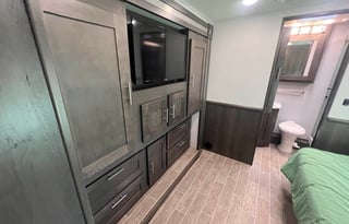 Luxury Class A GT5 2 Full Bathrooms