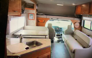 2019 Winnebago Spirit 31G Family-Road-Trip Read