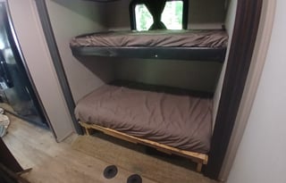 The whole family 3 bedroom Camper