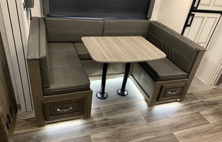 2021 25' Keystone Cougar, like new!