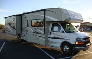 2014 Coachmen RV Leprechaun 320BH Chevy 4500
