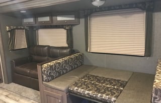 2018 Keystone 242 LHS