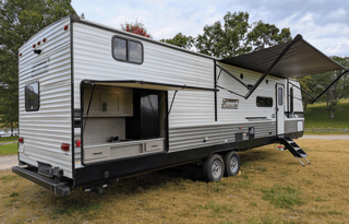 Coleman Lantern | Large Modern Bunkhouse sleeps 9