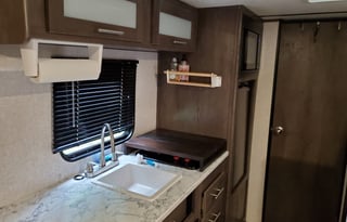 2022 Coleman Lantern 17B by Dutchmen