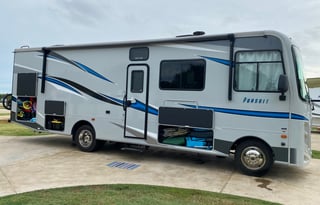 Bunkhouse "Slack Tide" 2021 Coachmen Pursuit 31BH