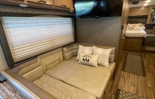 2018 Thor Motor Coach ACE 30.1 “Big Emma”