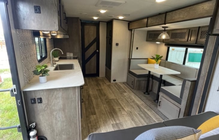 Lots of space to cook and eat, as well as a comfortable fold out sofa